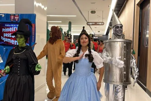 Mágico de Oz e luzes levam encanto ao Natal do Patteo Urupema Shopping