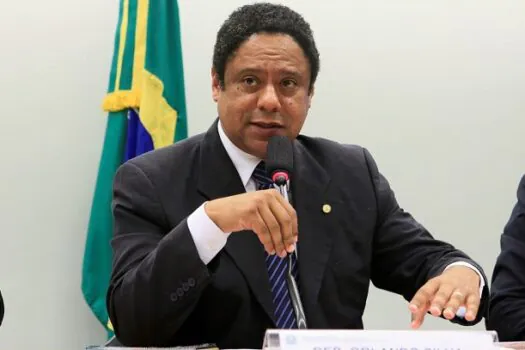 Orlando Silva tenta barrar privatização da Sabesp na justiça e cita LRF