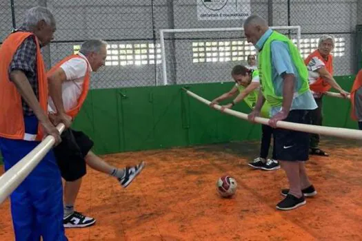 “Pebolim humano” na FMABC anima e trata pacientes com dificuldades respiratórias 