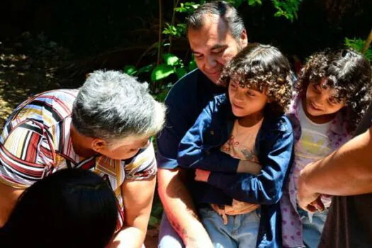 Equipe da Saúde Mental de Santo André promove reencontro de mãe e filhos após 16 anos