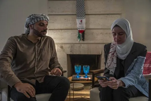 ‘Queremos voltar para Gaza e morrer com nossa família’, diz casal de palestinos no Brasil