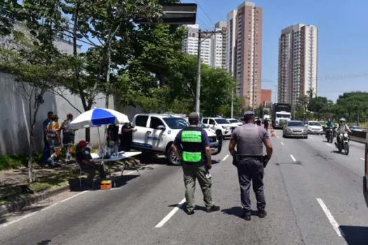 Santo André realiza blitz em veículos a diesel para combater emissão de poluentes