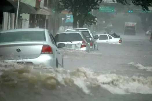 Chuva coloca toda a cidade de São Paulo em estado de atenção para alagamentos