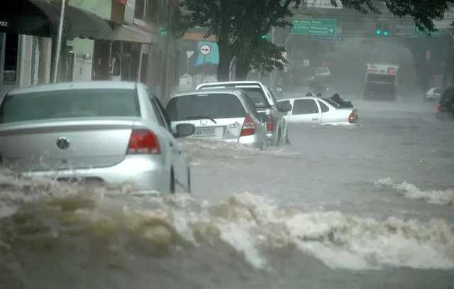 Chuva coloca toda a cidade de São Paulo em estado de atenção para alagamentos