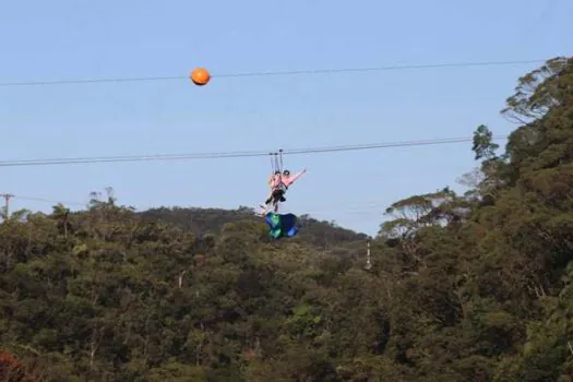 Férias de julho: tirolesa é passeio certeiro para fazer com todas as idades