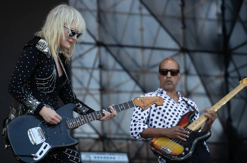 Metric apresenta seu indie pop dançante