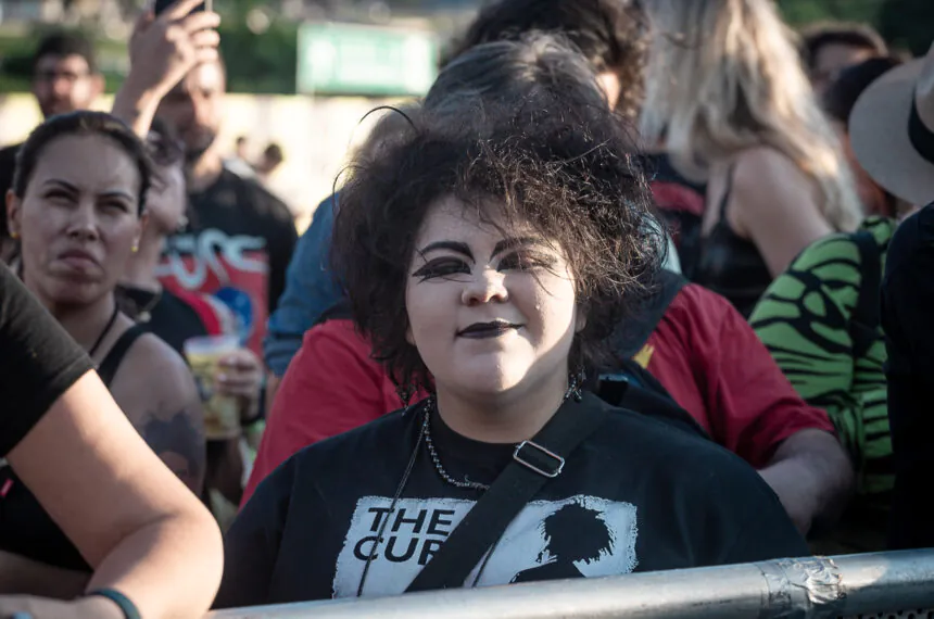 Não faltaram fãs à caráter para o show do The Cure