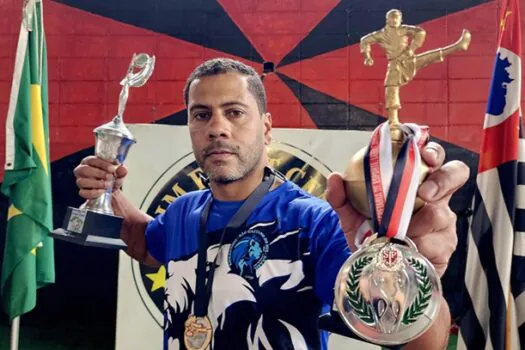 Prêmio os Melhores atletas do ano e Escola de artes marciais