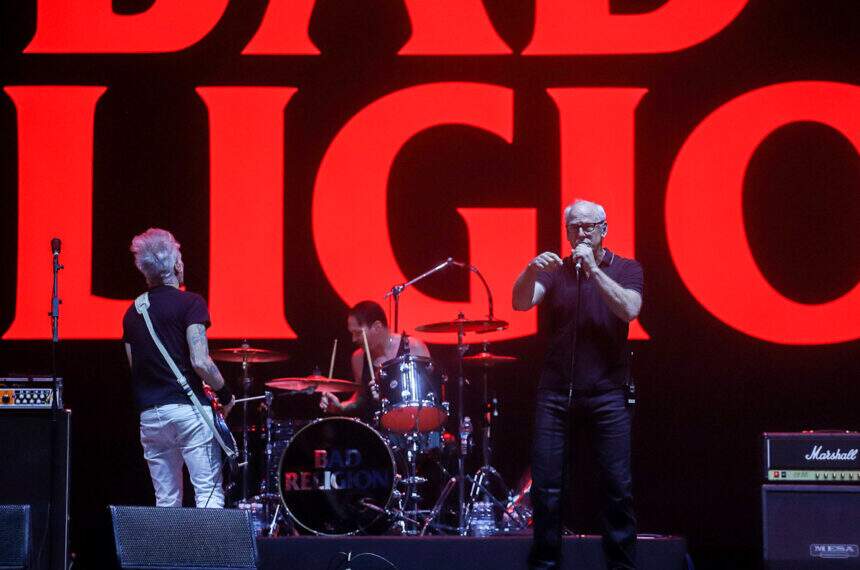 Veteranos do punk, Bad Religion fez um dos shows mais contagiantes do festival