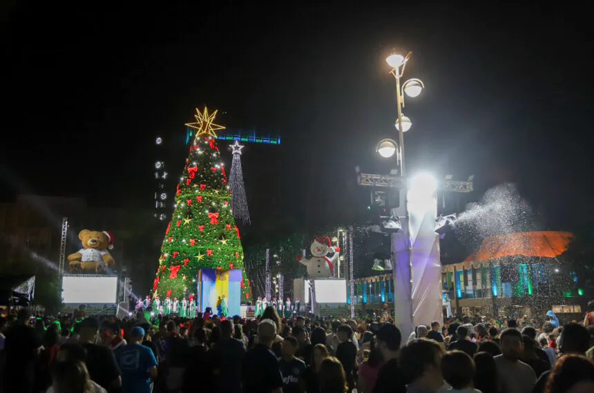 Para o Natal Solidário, o paço conta com praça de alimentação, brinquedos e decoração natalina