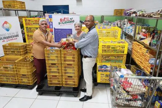 Natal Solidário de Diadema recebe oito toneladas de alimentos da rede Ricoy Supermercados 