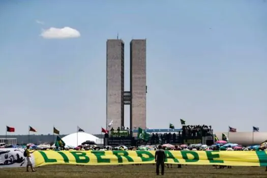 Apoiadores de Bolsonaro protestam contra Flávio Dino em ato com pouca adesão em Brasília