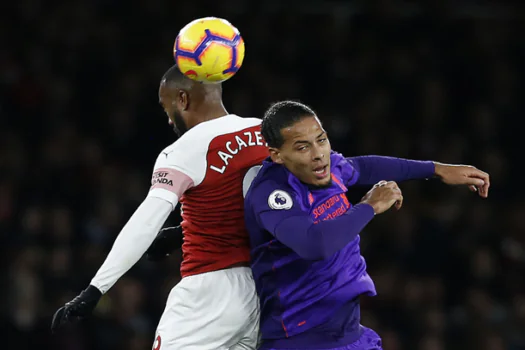 Arsenal arranca empate em Liverpool e mantém a liderança do Campeonato Inglês