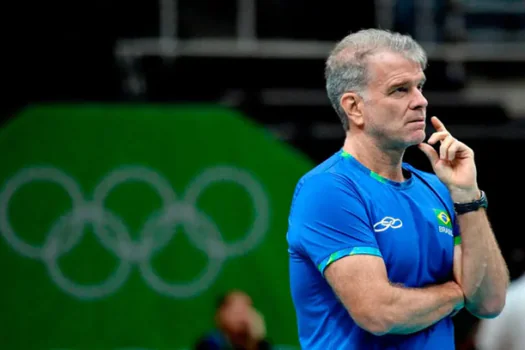 Bernardinho assume comando da seleção brasileira de vôlei masculino para Jogos de Paris-2024