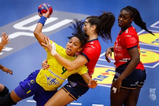 Já classificadas, brasileiras perdem da Espanha no Mundial de Handebol