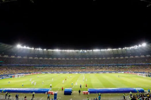 Brasil x Argentina: Jogo no Maracanã termina em confusão e violência