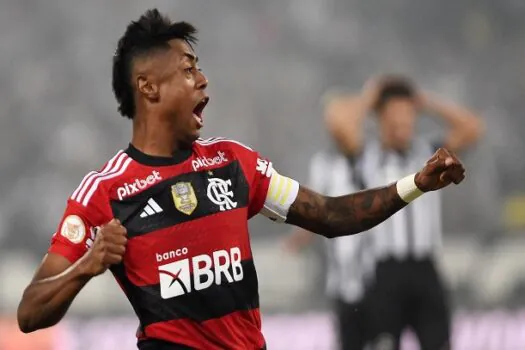 Bruno Henrique acerta renovação de contrato com o Flamengo