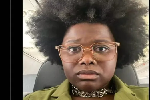 Cantora denuncia racismo em aeroporto do Rio: ‘Acabaram de revistar meu cabelo’; Infraero nega