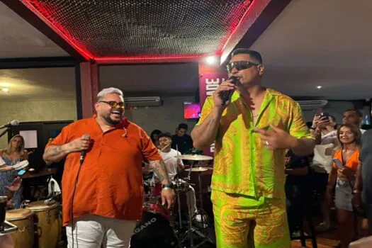 Xanddy Harmonia faz participação surpresa no show do Samba do Lu