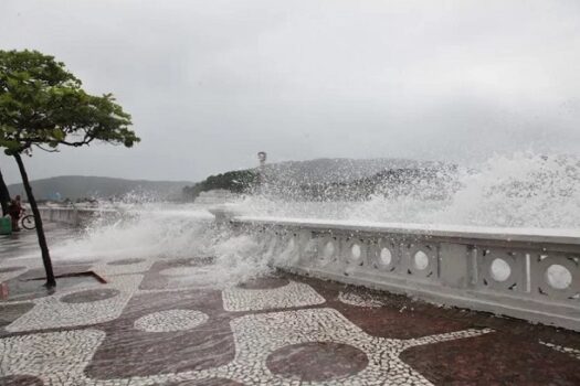 Litoral de SP tem alerta de chuvas intensas e capital deve ter pancadas nesta sexta (10)