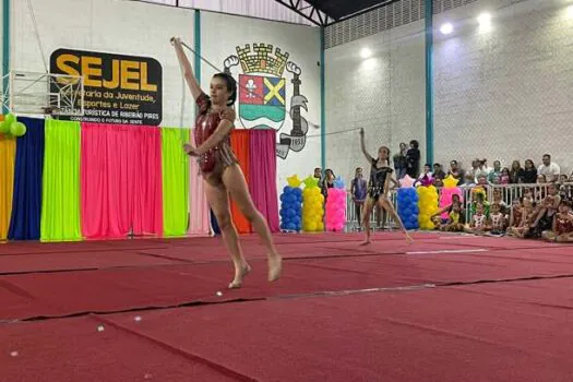 Alunas Ribeirão Pires emocionam público com o espetáculo “O Circo de Ginástica Rítmica”