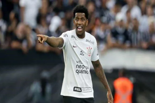 Santos oficializa o zagueiro Gil, ex-Corinthians, e fecha o setor defensivo para 2024