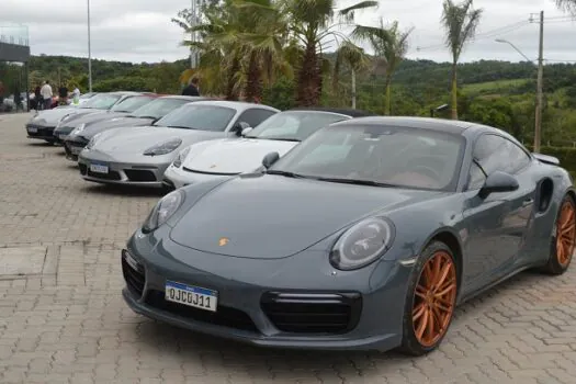 Público lota o Complexo Dream Car Museum para conferir as atrações especiais