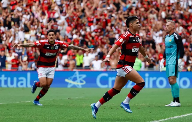 Flamengo vence e depende de si por vaga na fase de grupos da Libertadores