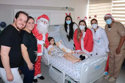 Papai Noel visita pacientes do Hospital São Luiz São Caetano