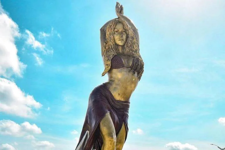 Shakira ganha escultura de mais de seis metros na Colômbia