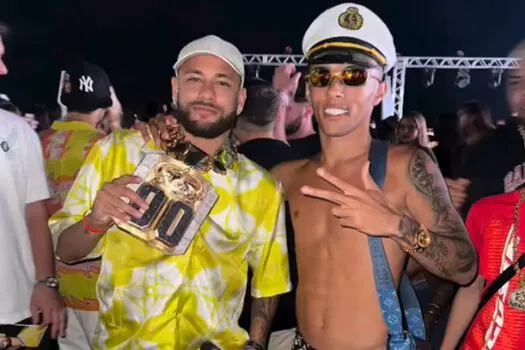 Quem é o influencer que deu colar de luxo a Neymar e já foi alvo da PF?