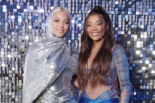 Ludmilla compartilha foto com Beyoncé e comemora