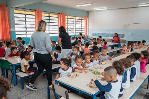 Merendeiras da rede de SP podem se inscrever até dia 4 para concurso de melhores receitas