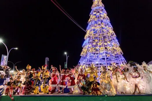 Parada das Luzes, em São Paulo, acontece nas periferias com músicas e coreografias de natal