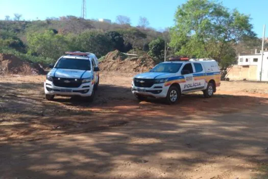 Homem engole chip de celular e cartão de memória antes de ser preso em MG