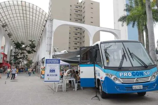 Calçadão da Rua Coronel Oliveira Lima recebe Procon Móvel nesta terça