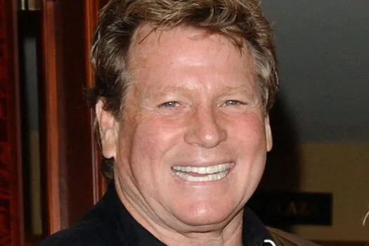 Morre Ryan O’Neal, ator de ‘Barry Lyndon’ e ‘Lua de Papel’, aos 82 anos