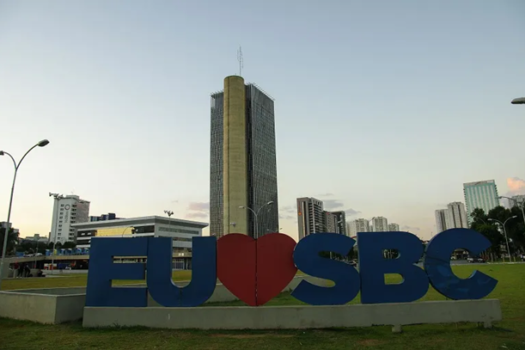 Confira o que abre e fecha em São Bernardo nos feriados de Natal e Ano Novo