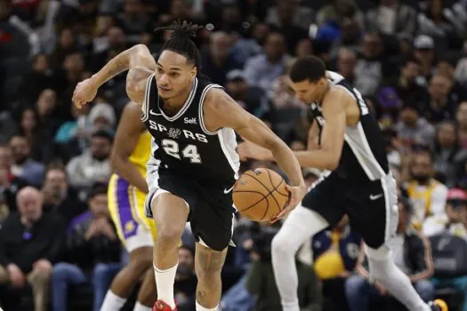 San Antonio Spurs supera Lakers e volta a vencer na NBA; Pistons sofrem 22ª derrota consecutiva