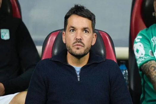 Cruzeiro oficializa contratação do técnico Nicolás Larcamón