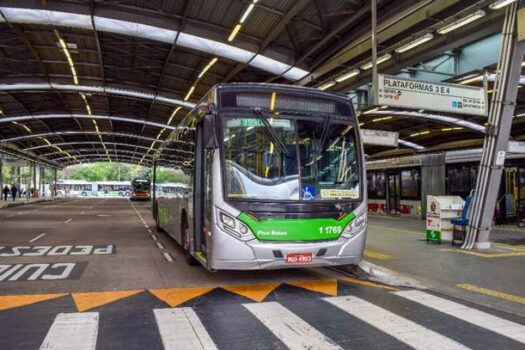 Papai Noel visita Terminais Urbanos de São Paulo