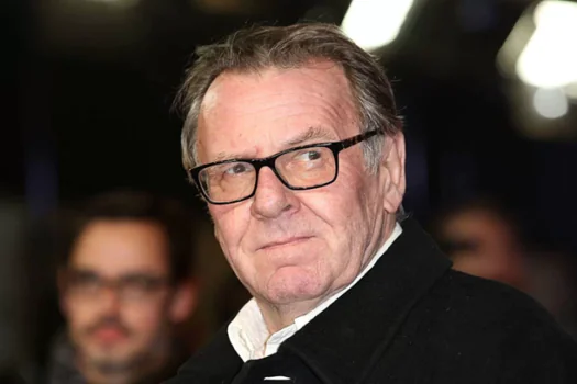 Tom Wilkinson, ator de ‘Ou Tudo Ou Nada’, morre aos 75 anos