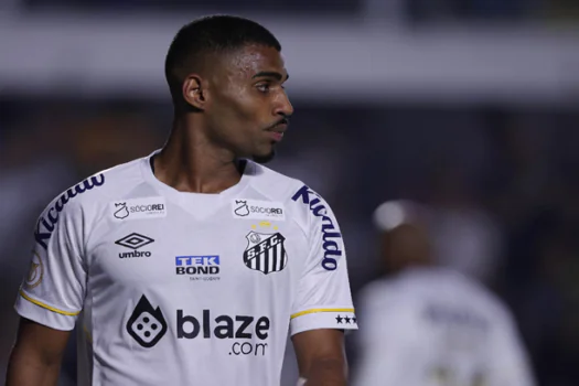 Santos define permanência do zagueiro Joaquim na Vila Belmiro para a temporada 2024