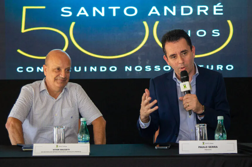 Prefeito Paulo Serra e Vitor Mazzeti Filho, secretário de infraestrutura e serviços urbanos, apresentaram os detalhes do Plano Municipal de Arborização Urbana