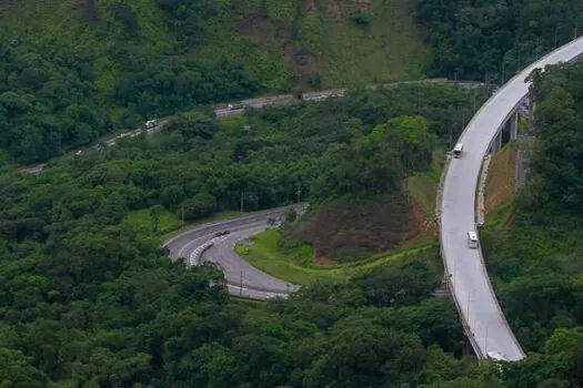 Rodovia dos Tamoios (SP-099) segue temporariamente interditada devido às fortes de chuvas