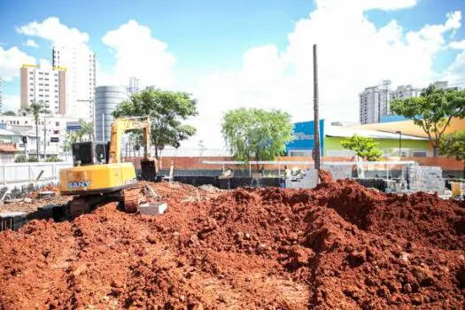 Auricchio realiza visita técnica nas obras do Hospital de Emergências Albert Sabin