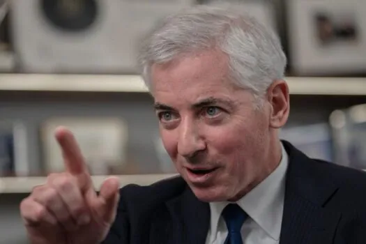 Bill Ackman anuncia doação de US$ 1 milhão para campanha de democrata Dean Phillips nos EUA