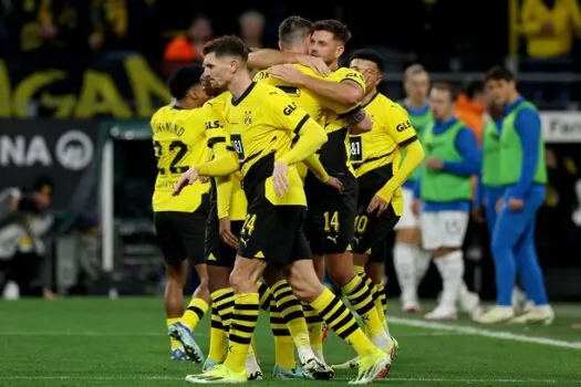 Fullkrug faz três, Dortmund derrota Bochum e sobe para o 4º lugar do Campeonato Alemão