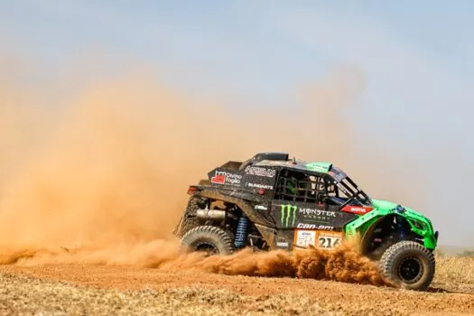 Piratas impedem equipe brasileira de receber carro no Dakar