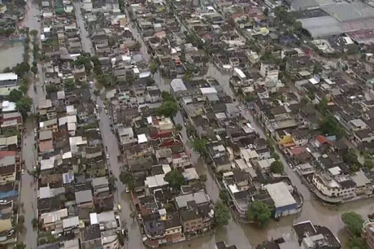 Hospital em área atingida por temporal no Rio adia consultas